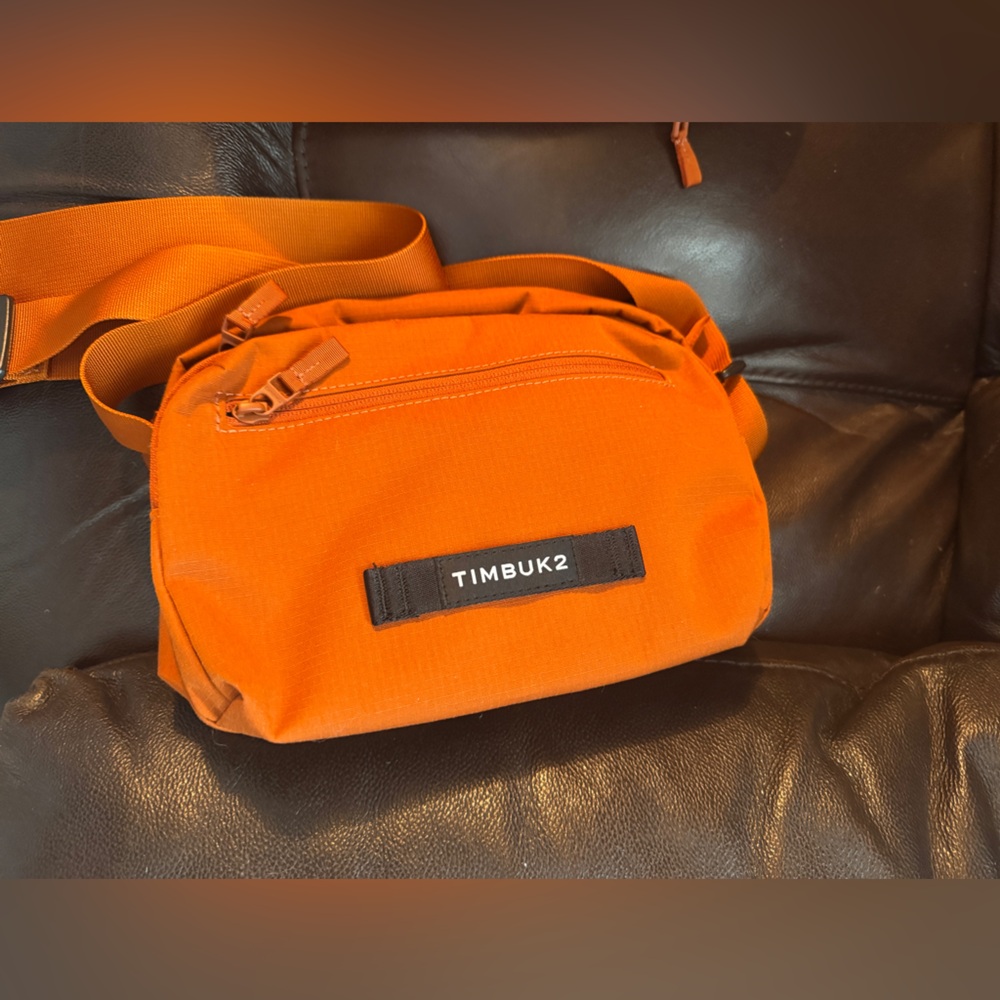 Timbuk2 Flight Crossbody sling and Flight Crossbody satchel, Orange Belt Bags - Picture 3 of 10